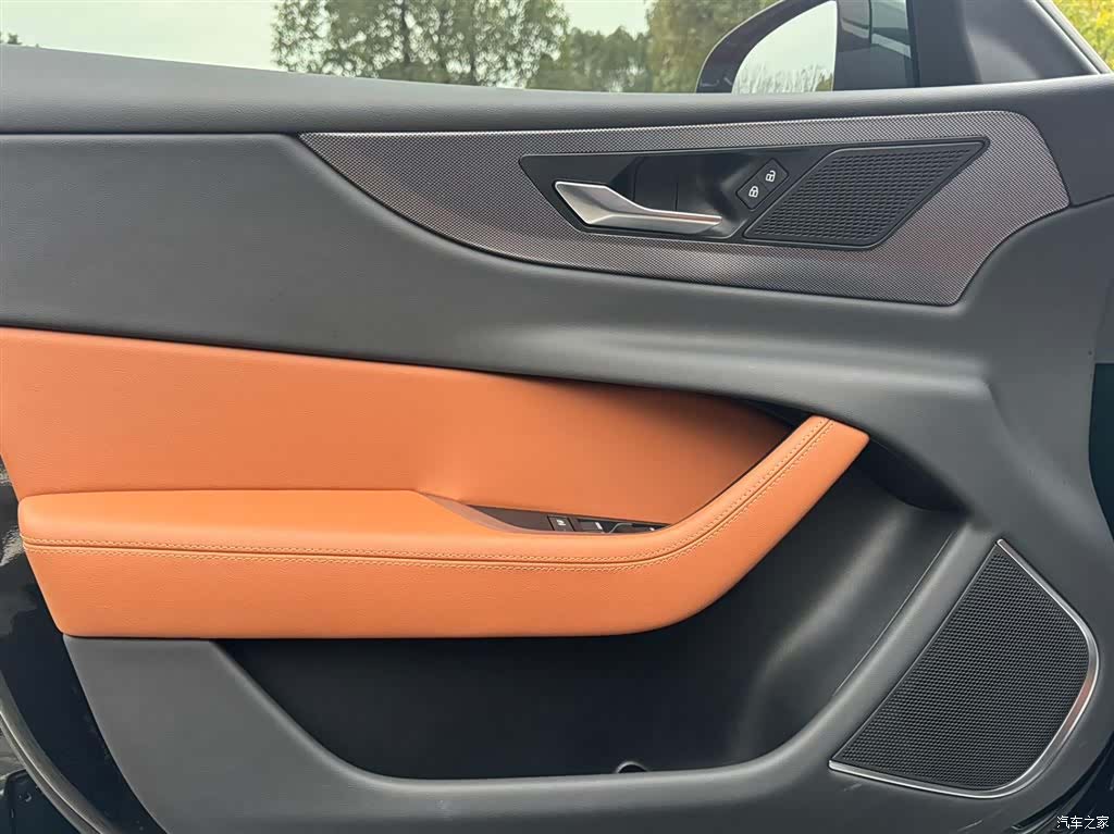 Land Rover XEL, 2023 11