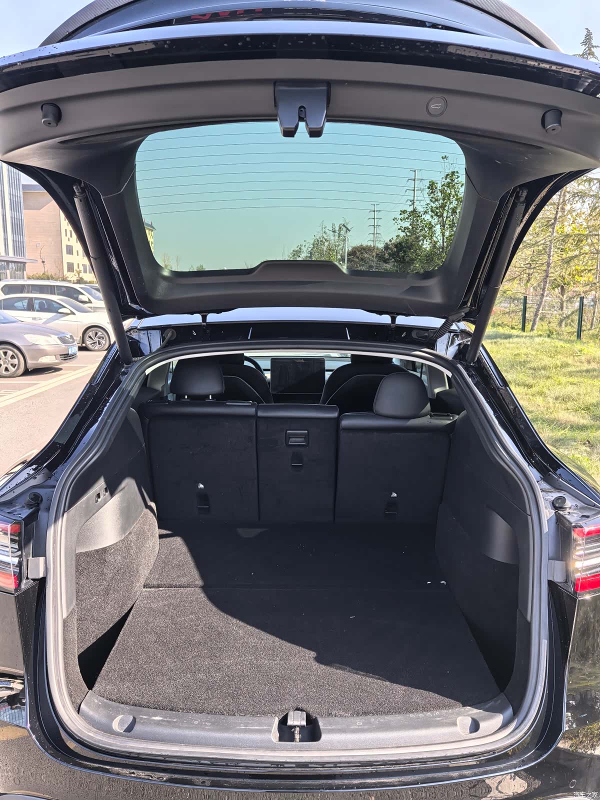 Tesla Model Y, 2022 14