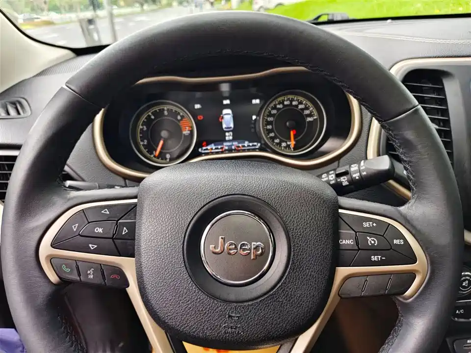 Jeep Free light