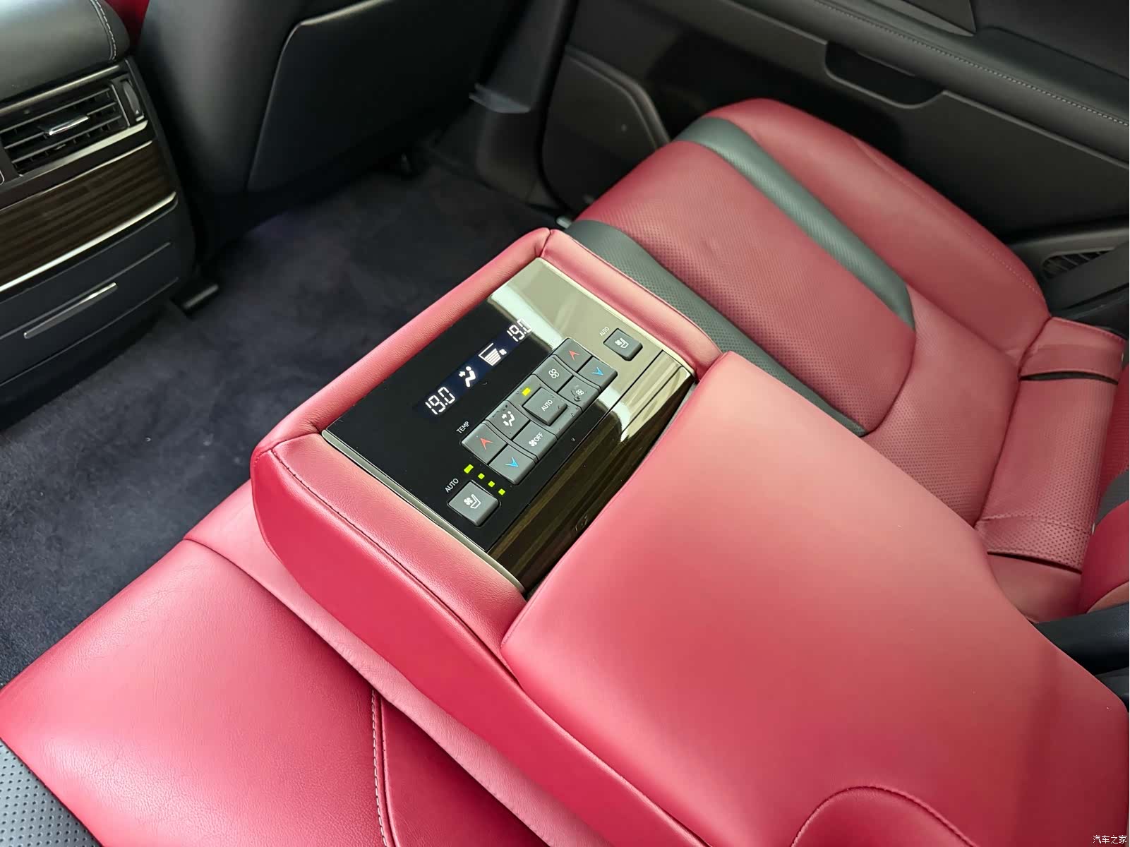 Lexus LX, 2019 15