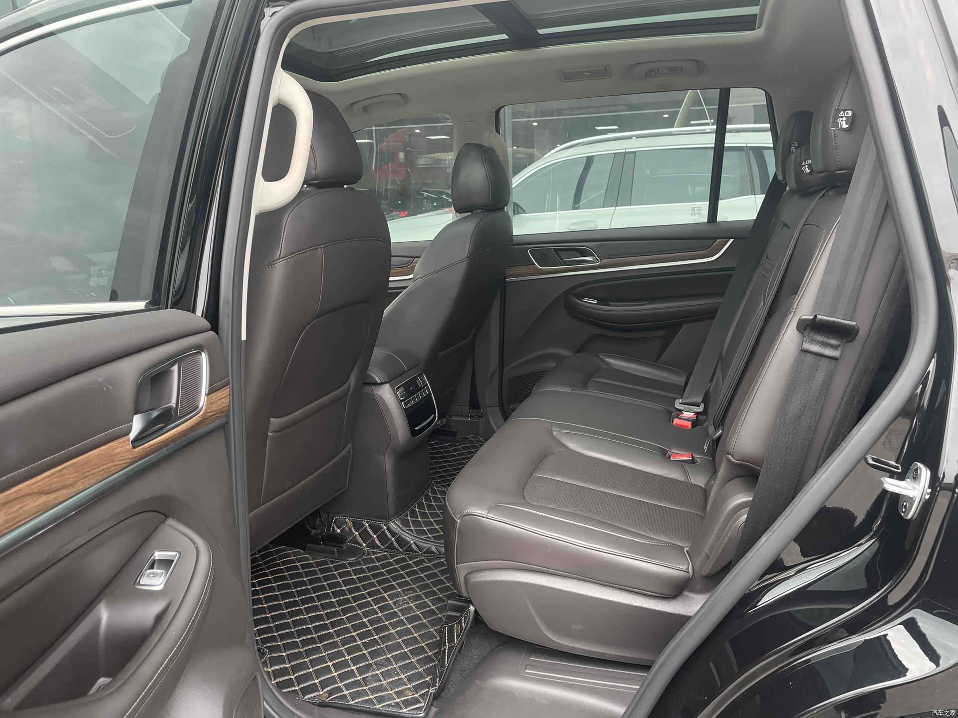 Roewe RX8, 2019 15