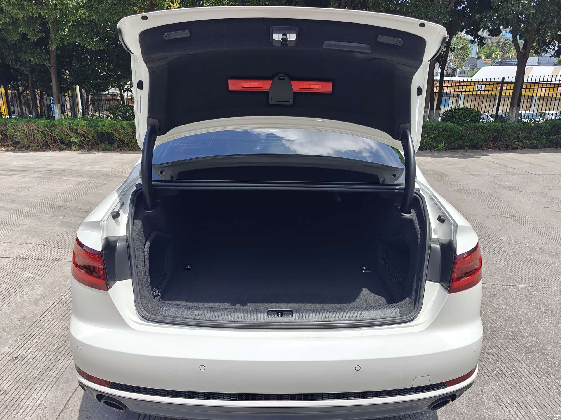 Audi A4L, 2018 15