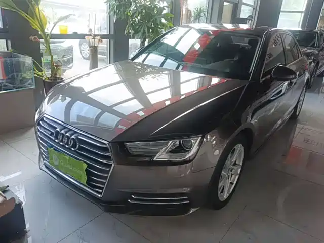 Audi A4L 2017 — купить из Китая под заказ