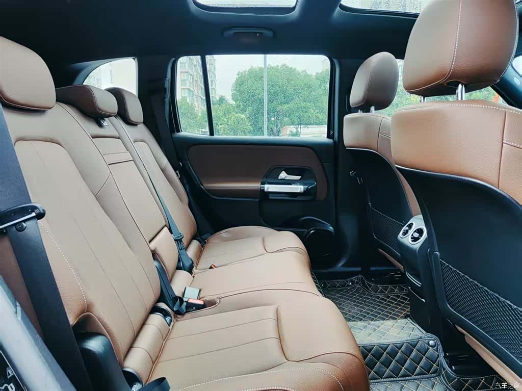 Mercedes-Benz GLB, 2025 16