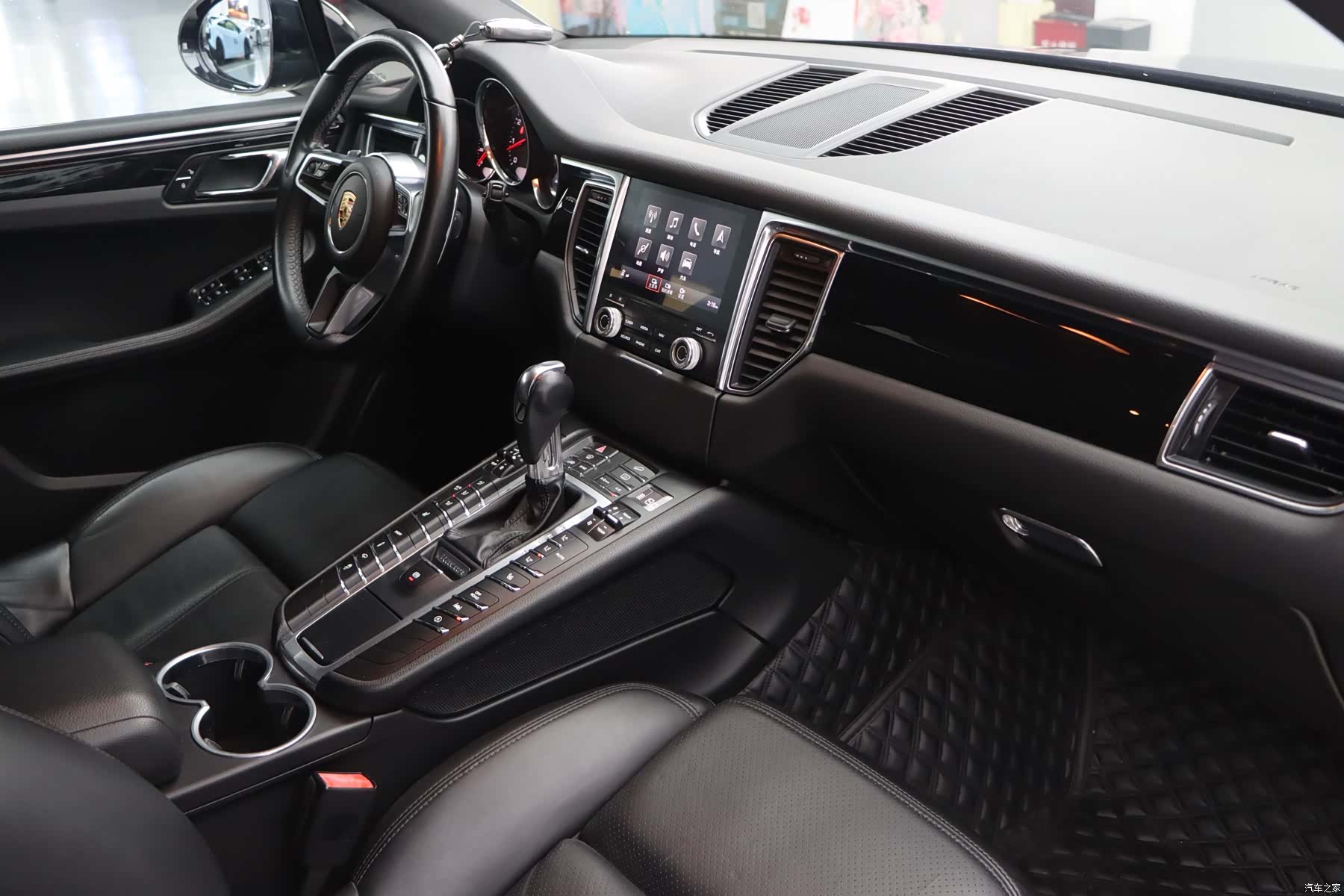 Porsche Macan, 2016 10