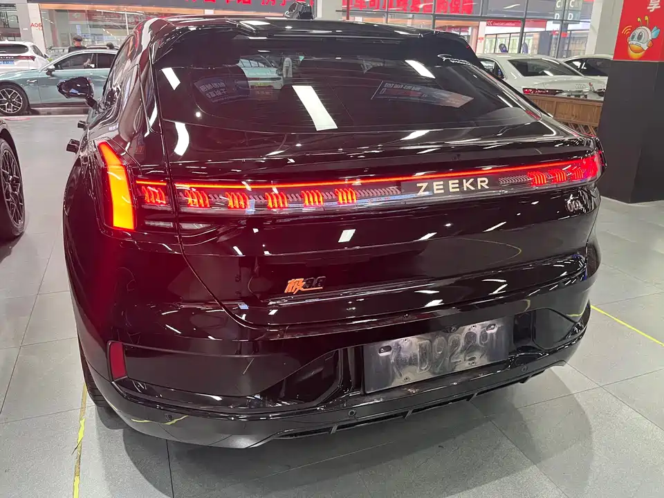 Zeekr 001