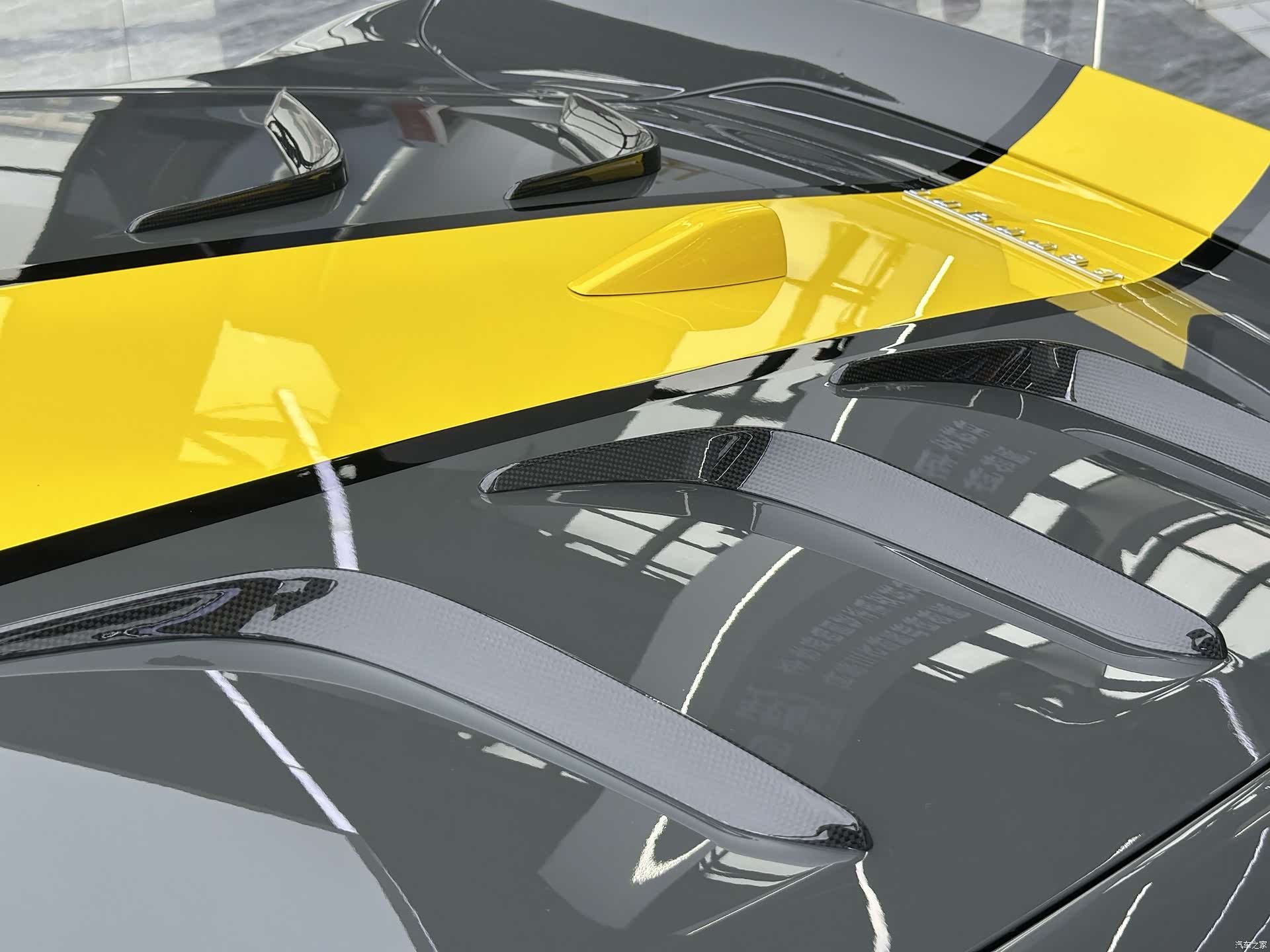 Ferrari 812, 2023 38