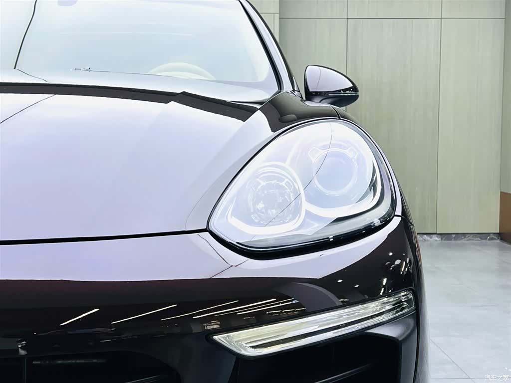 Porsche Cayenne, 2015 7