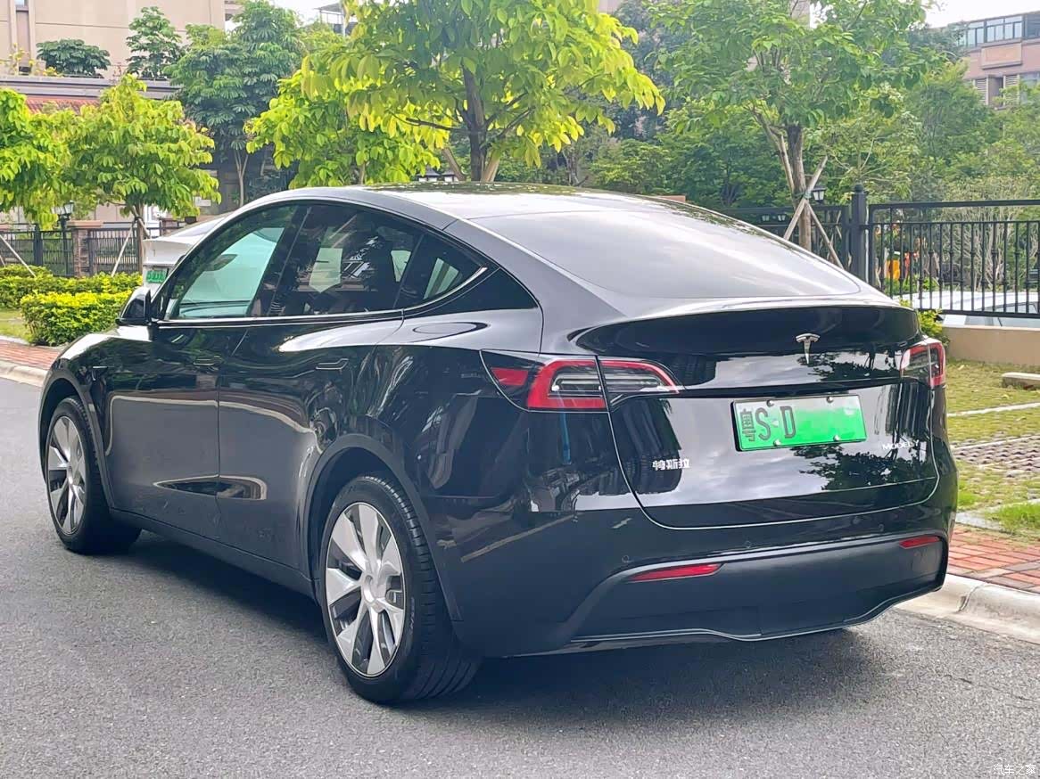Tesla Model Y, 2023 8