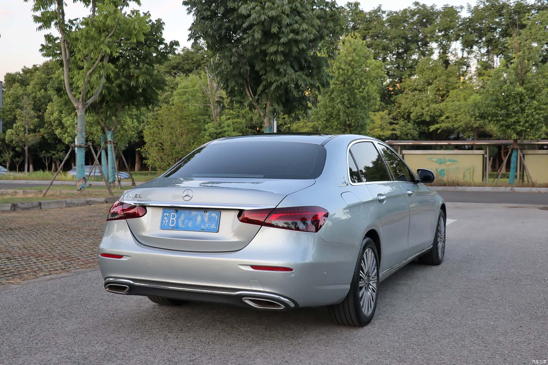 Mercedes-Benz E-Class, 2020 3
