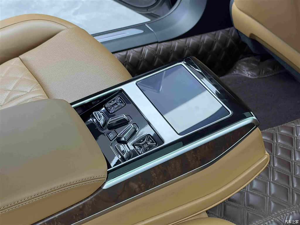 Audi A8L, 2023 11
