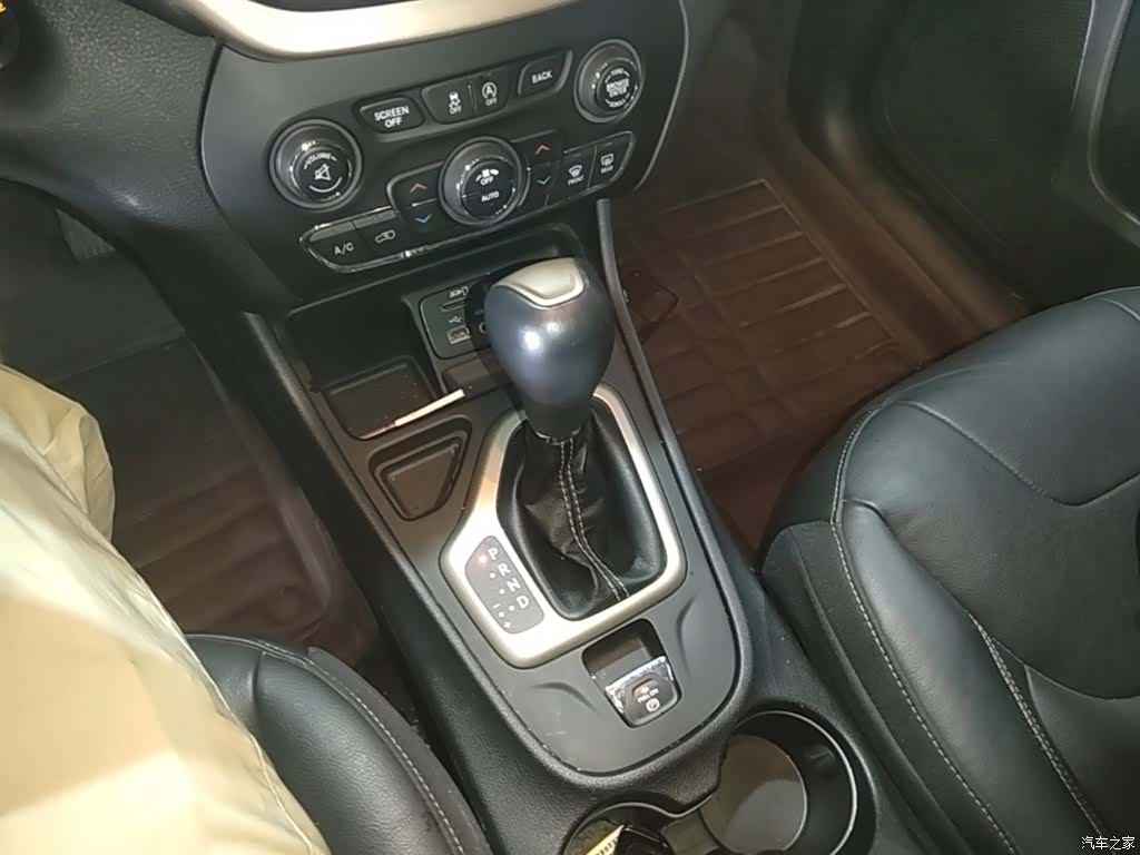 Jeep Cherokee, 2018 14