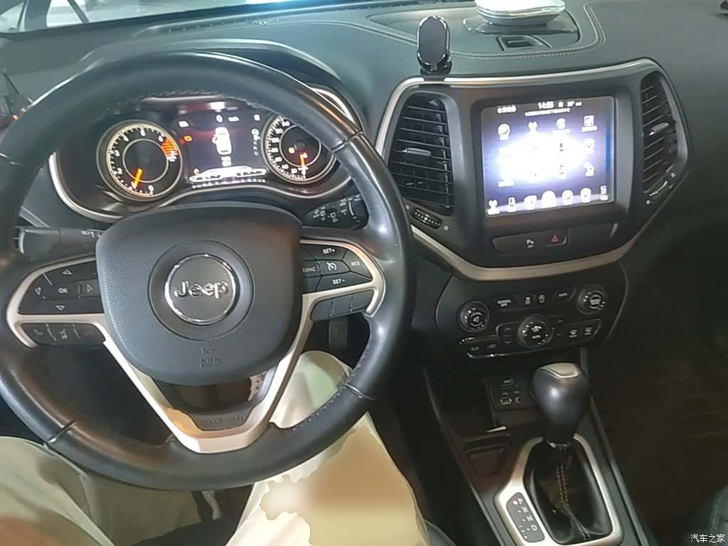Jeep Cherokee, 2018 10