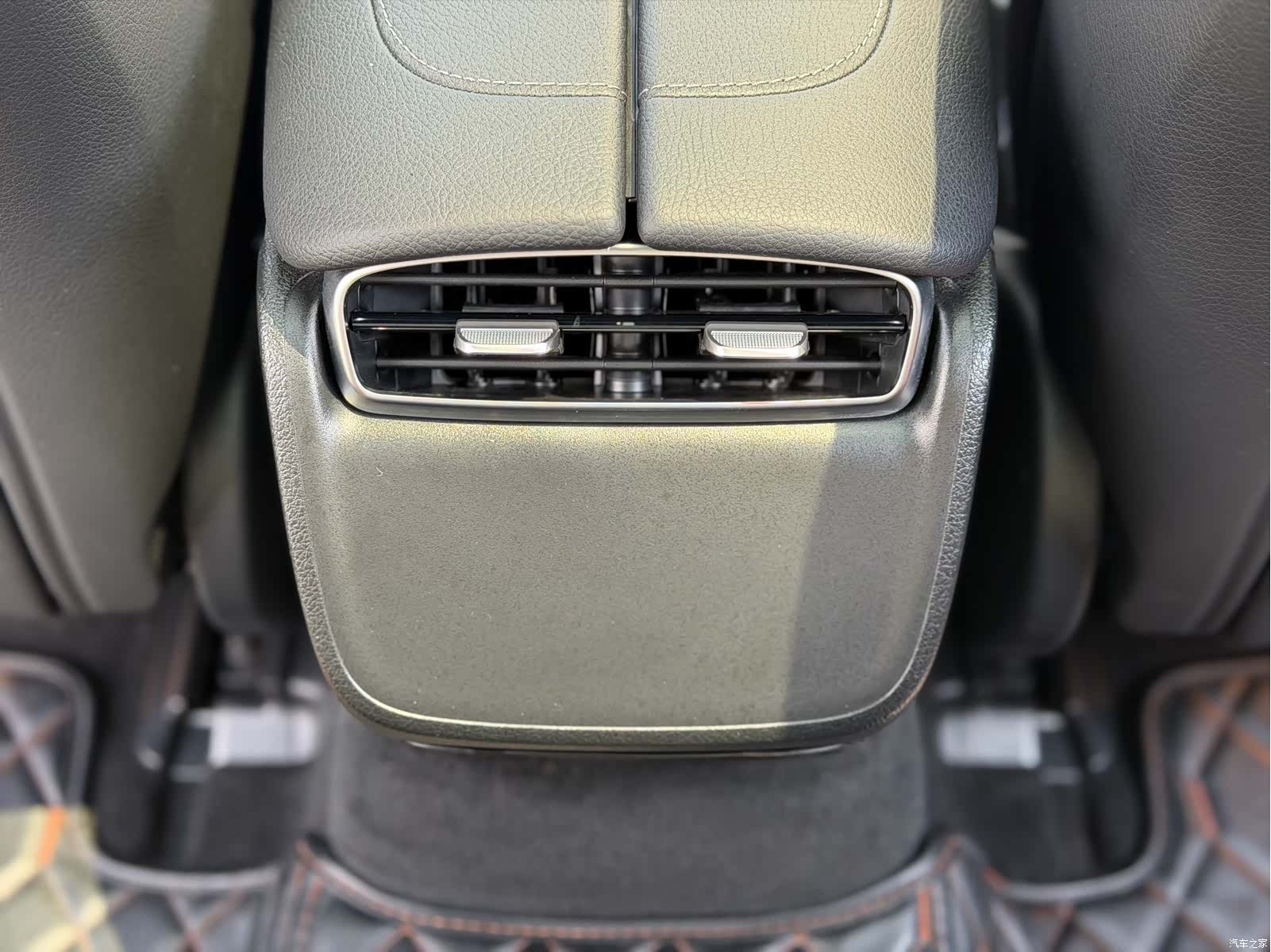Mercedes-Benz EQE, 2023 14