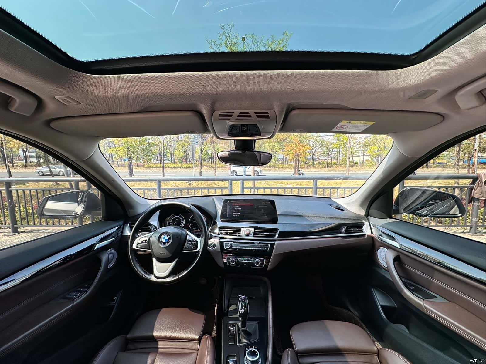 BMW X1, 2022 все фото