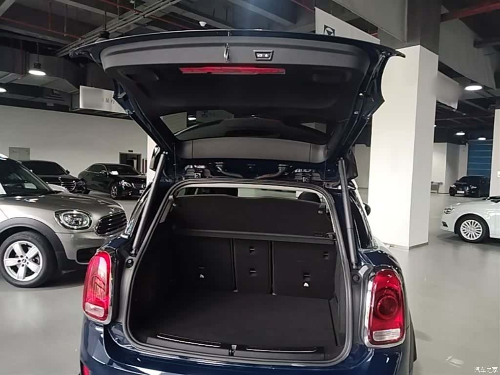 Mini Countryman, 2019 19
