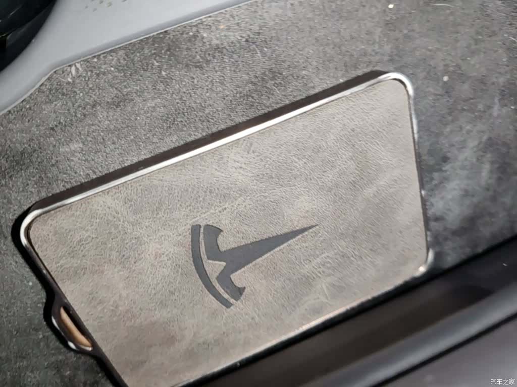 Tesla Model Y, 2024 9