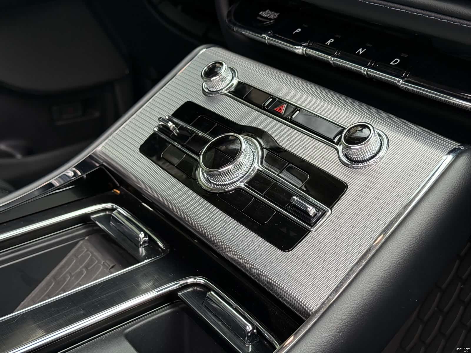 Lincoln Aviator, 2023 18