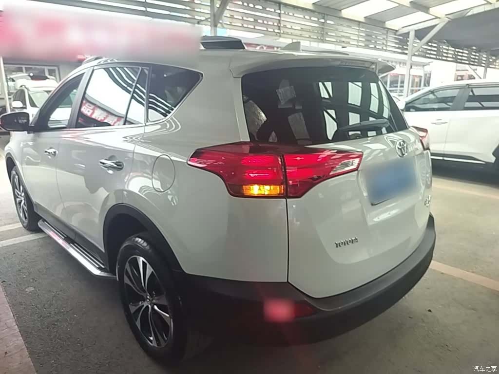 Toyota RAV4, 2015 все фото