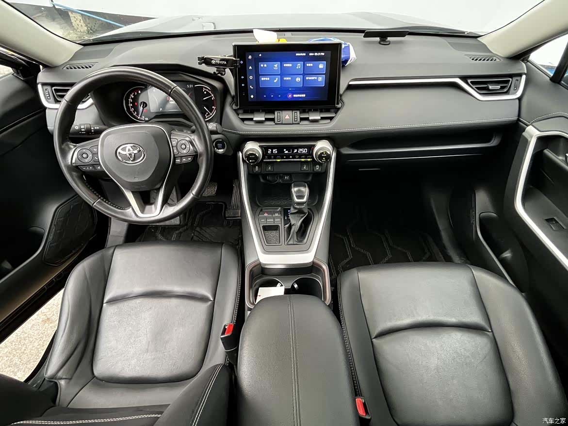 Toyota RAV4, 2022 27