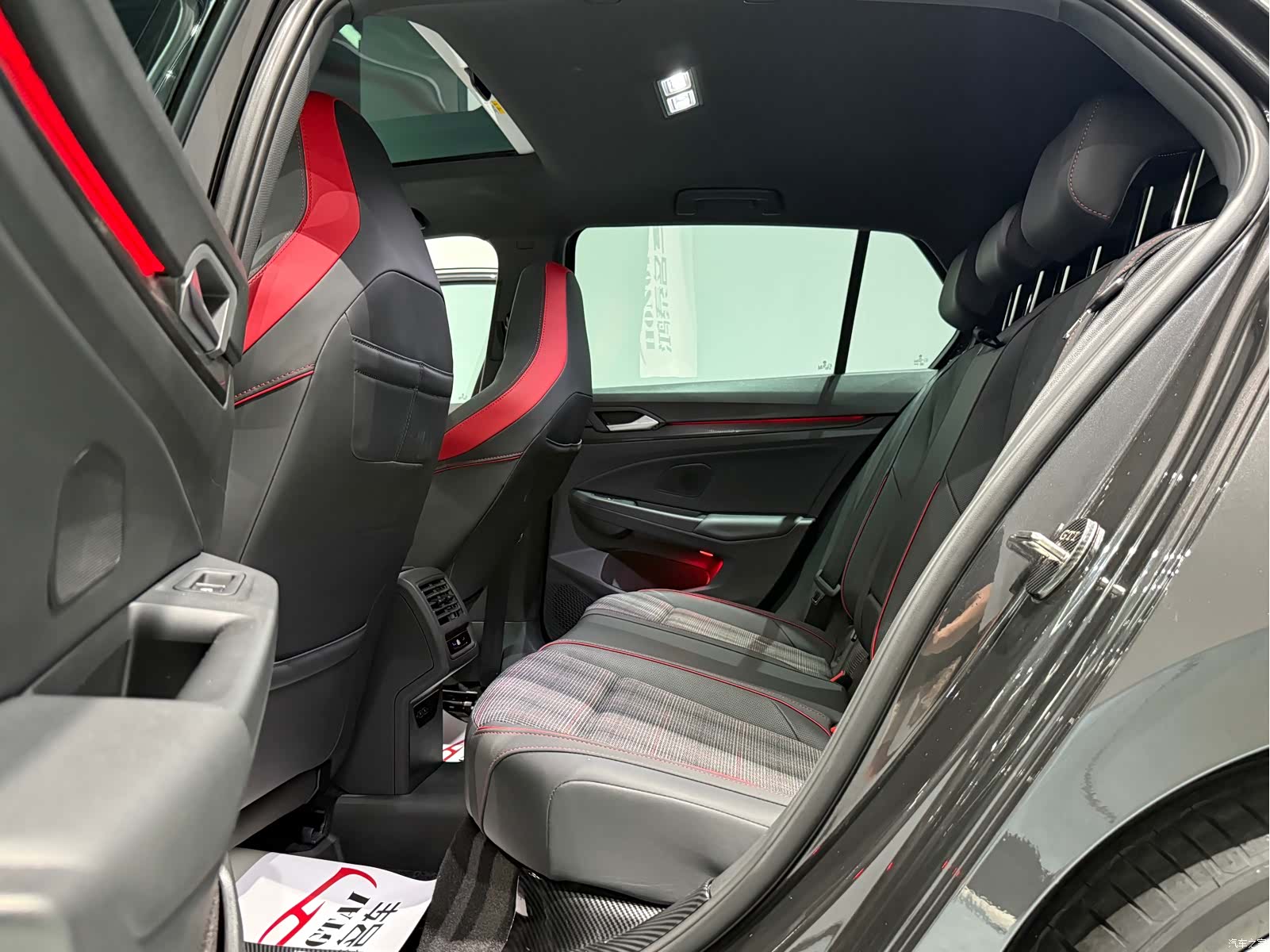 Volkswagen Golf, 2024 8