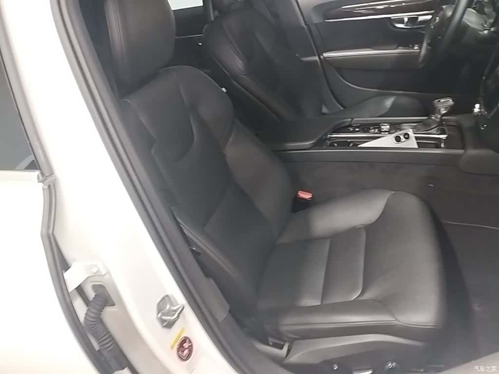 Volvo S90, 2018 25