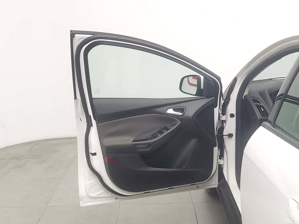 Ford Focus, 2015 8