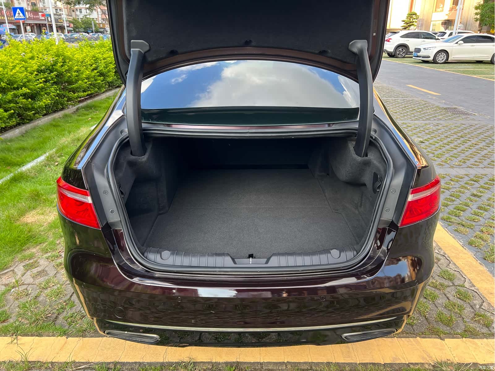Land Rover XFL, 2018 9