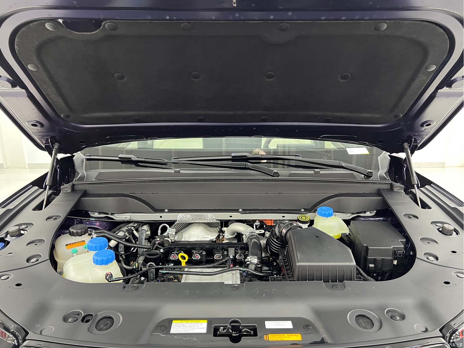 DongFeng eπ008, 2025 28