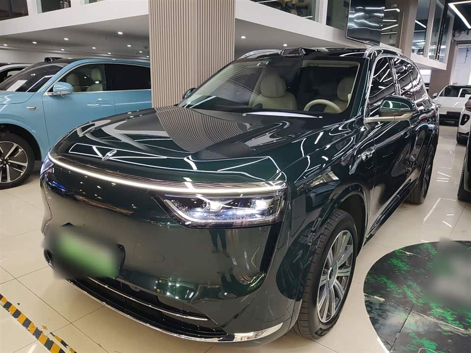 AITO Ask the world M8