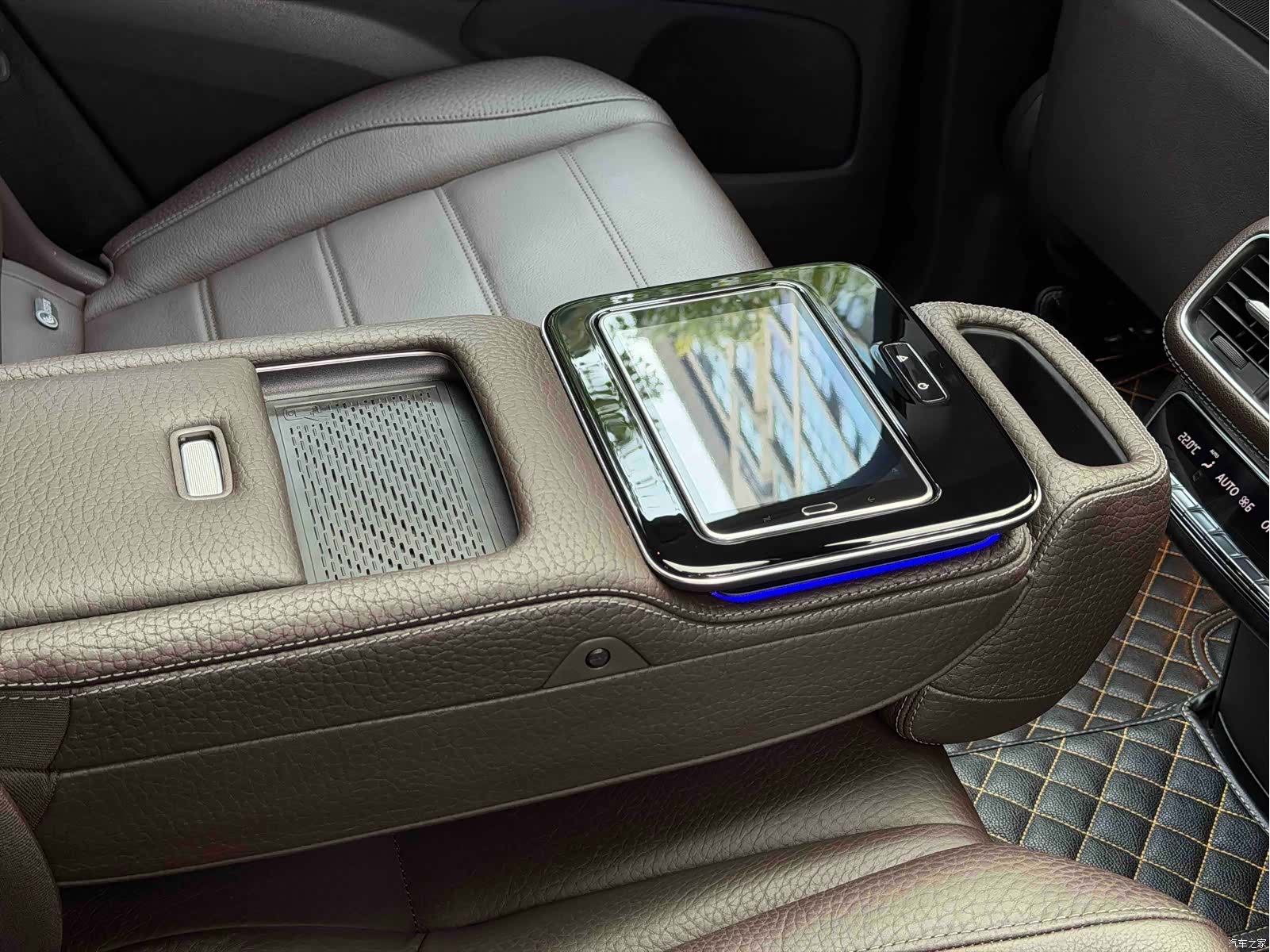 Mercedes-Benz GLS, 2022 24