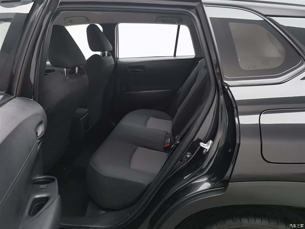Toyota Frontlander, 2023 15