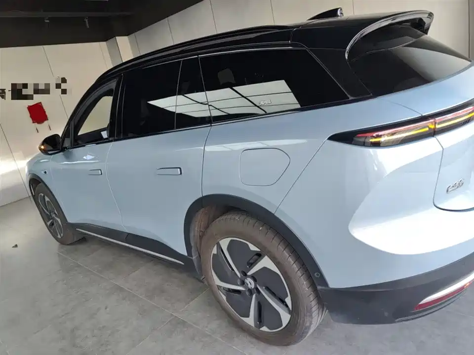 NIO ES6