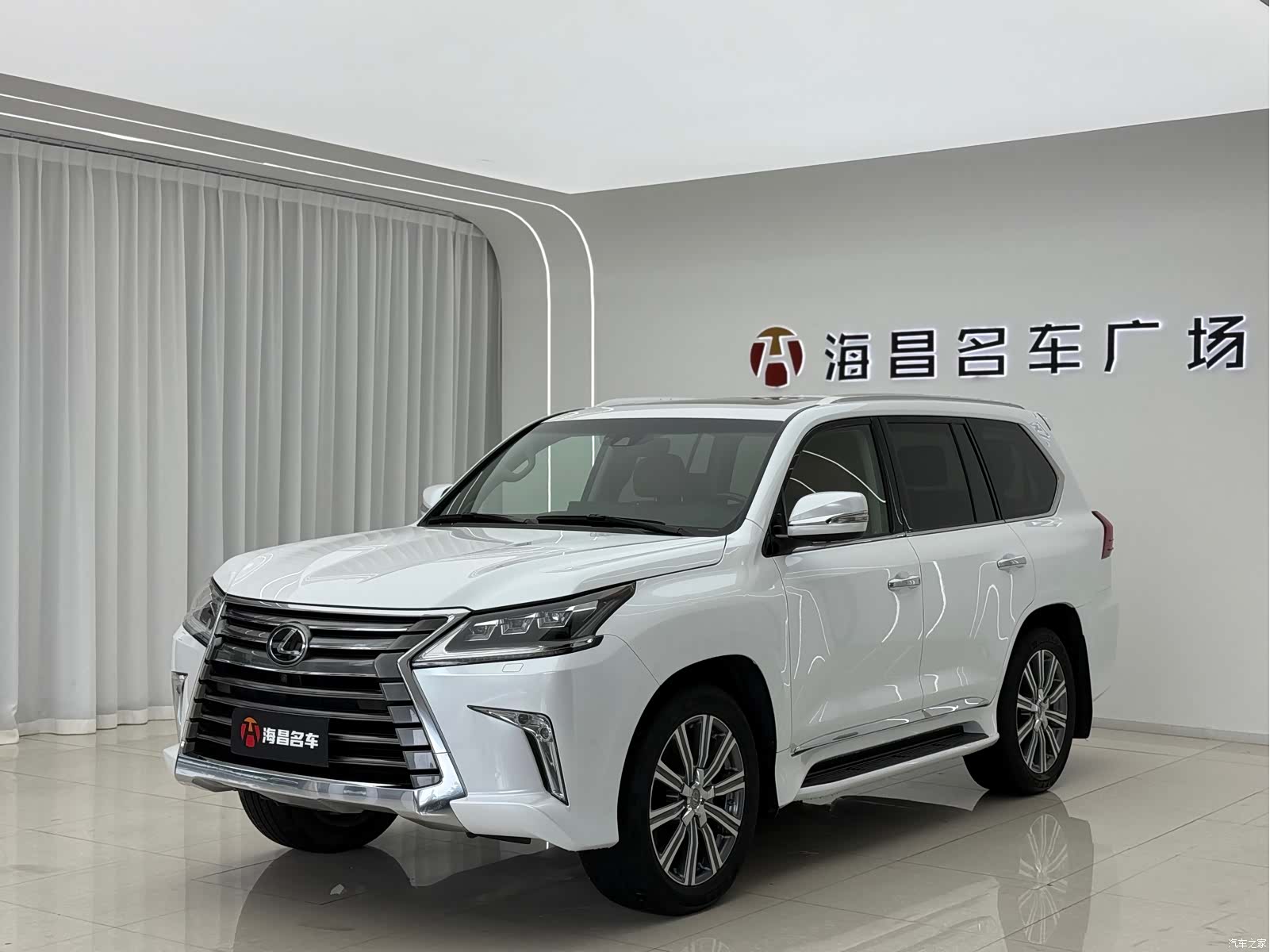 Lexus LX, 2017 1