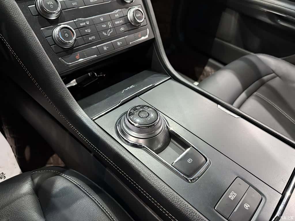 Ford Taurus, 2016 9