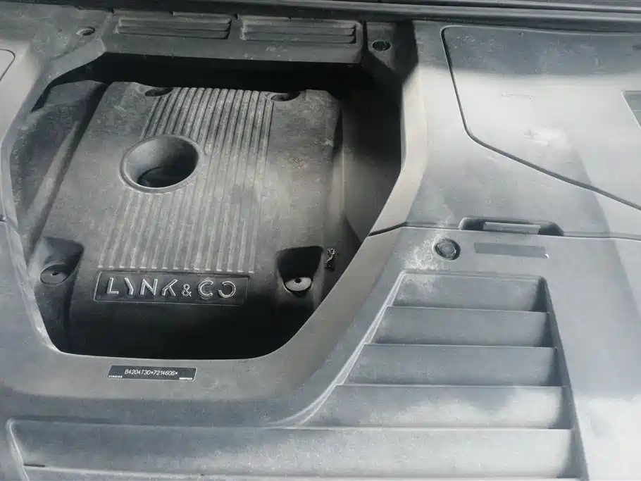 Lynk & Co 01