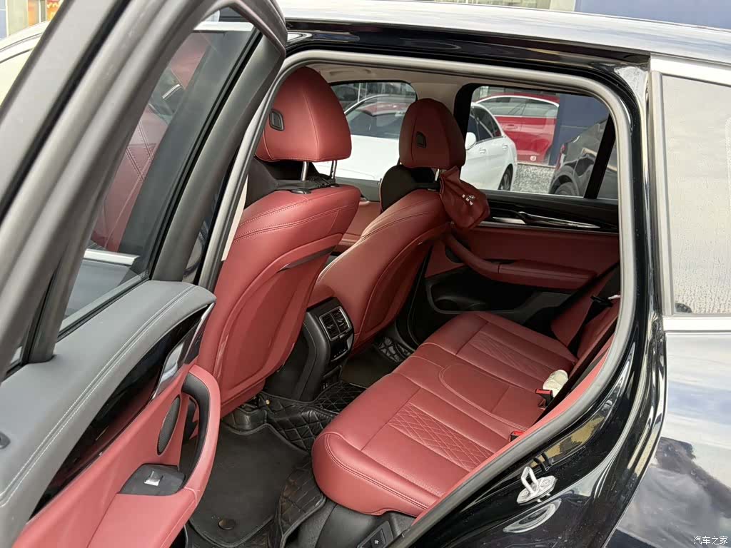 BMW iX3, 2024 9