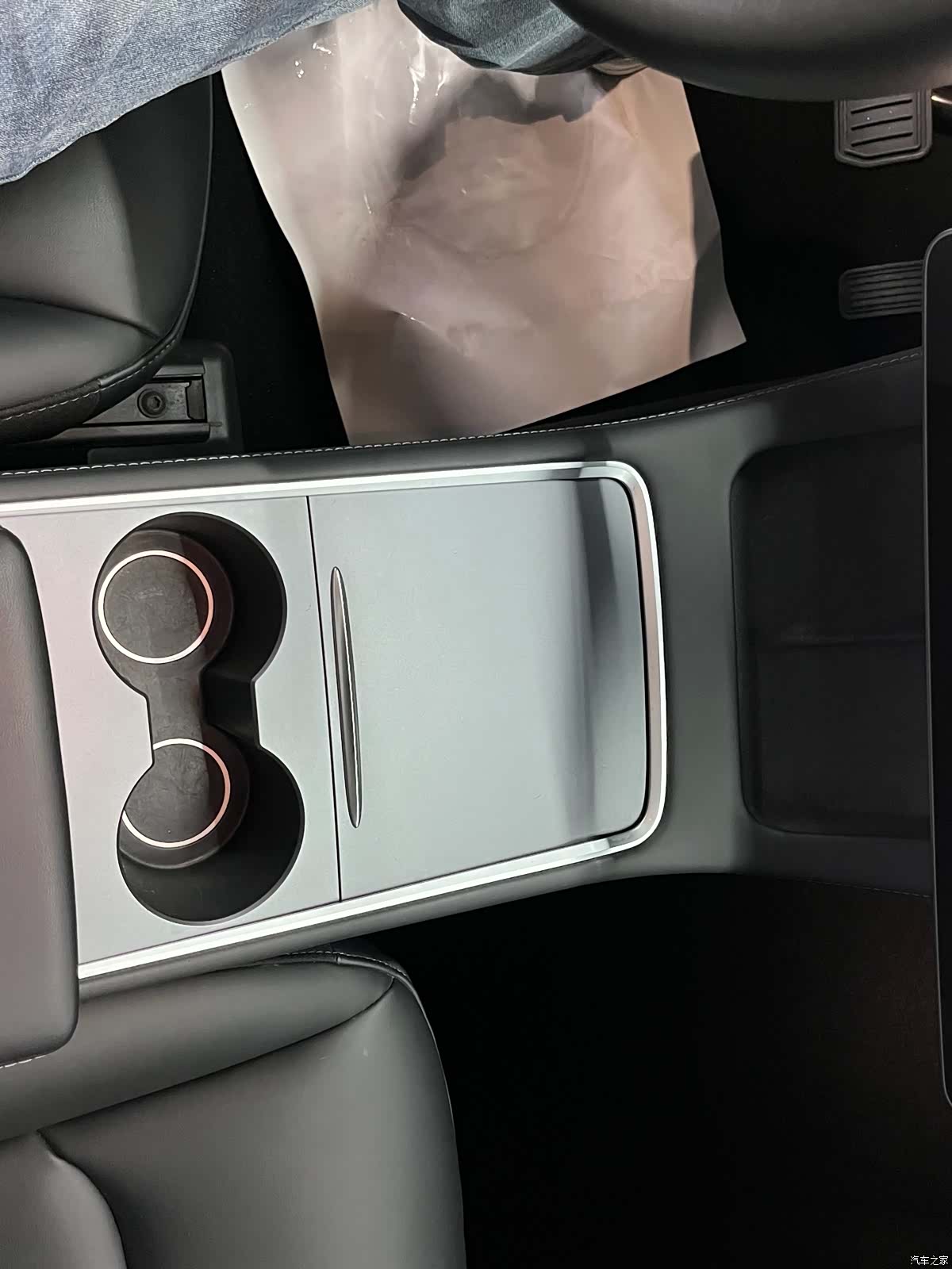 Tesla Model Y, 2022 13