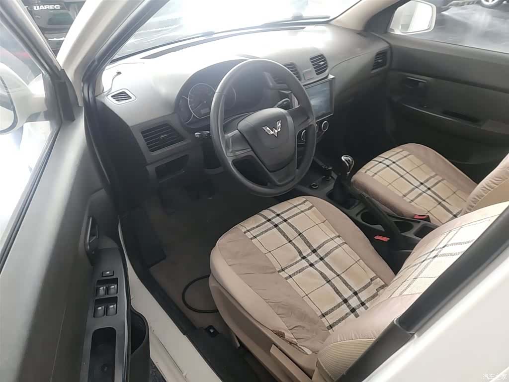 Wuling Hongguang, 2017 16