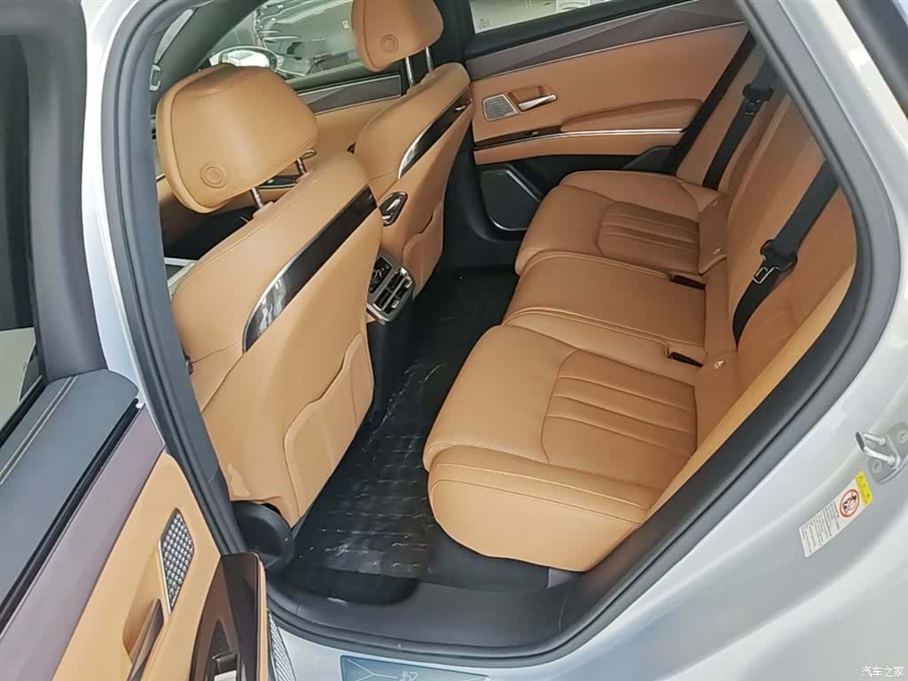 BYD Han, 2025 17