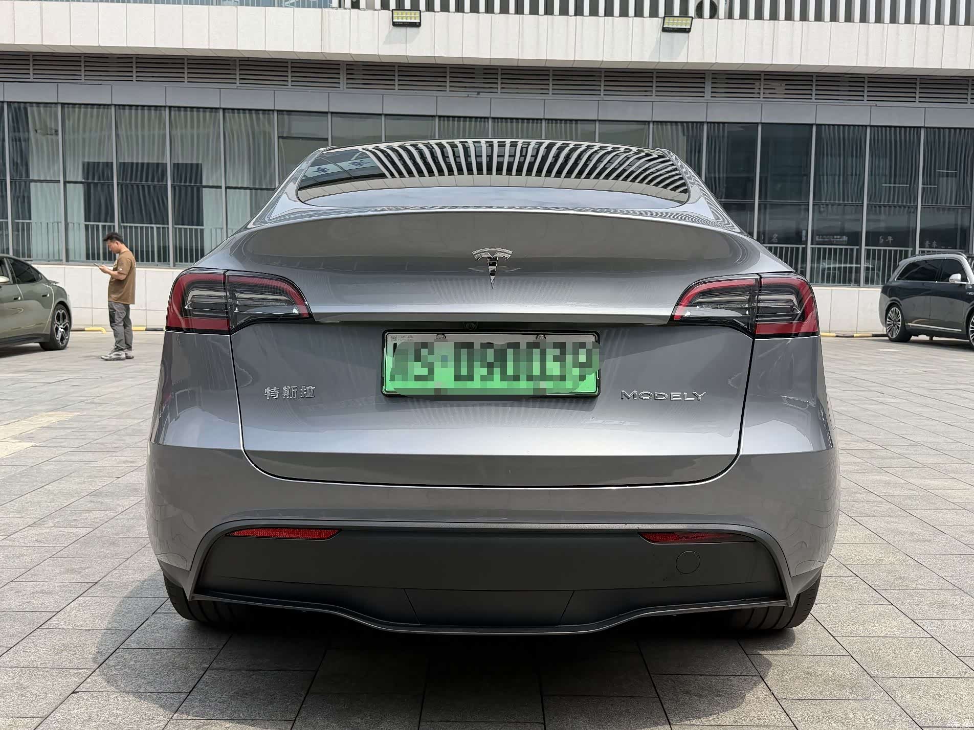 Tesla Model Y, 2024 8