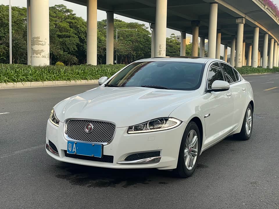 Jaguar XF