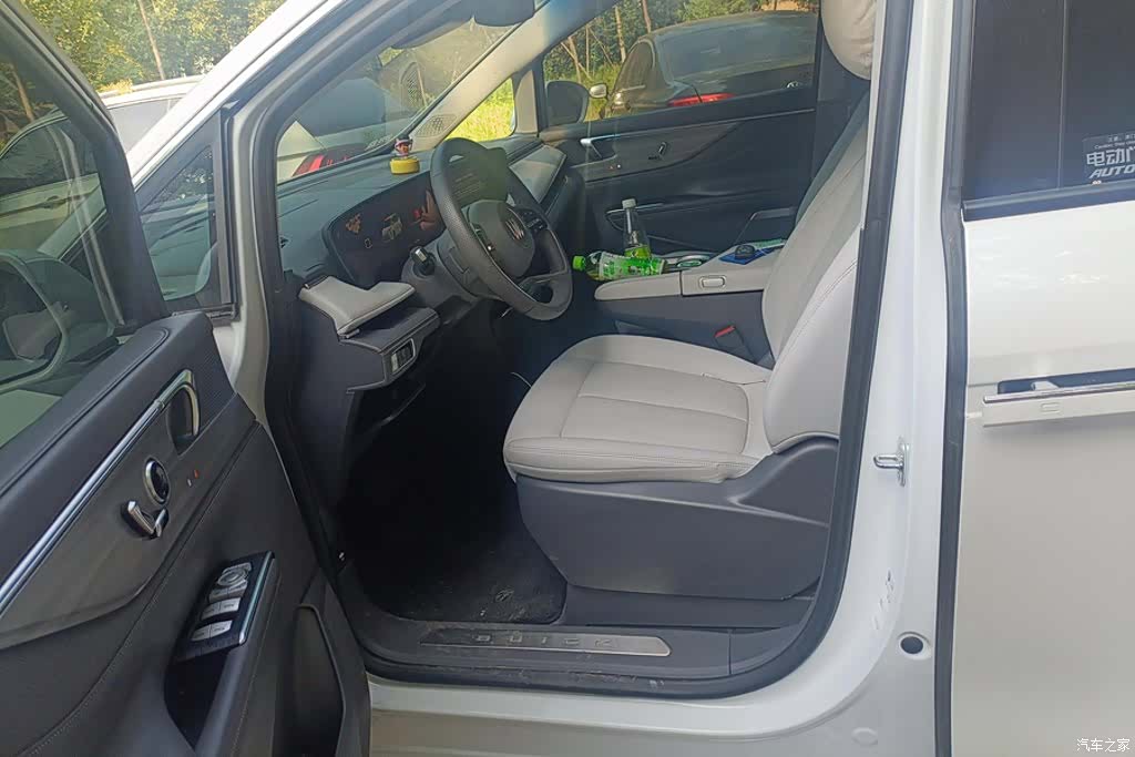 Buick GL8, 2024 9