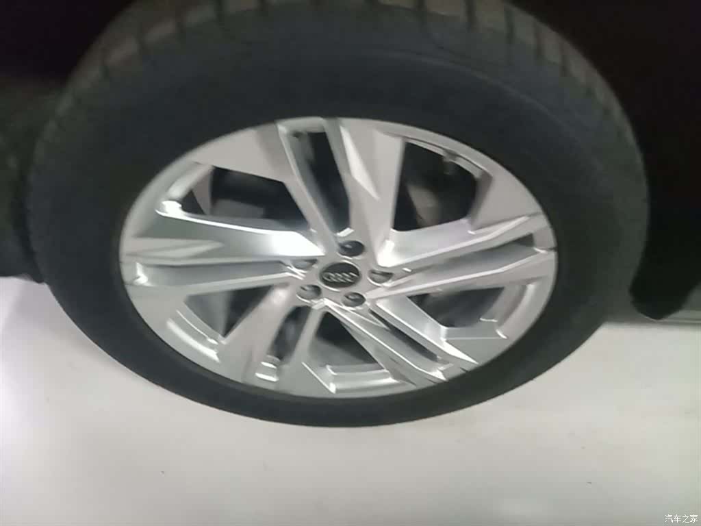 Audi Q7, 2024 23