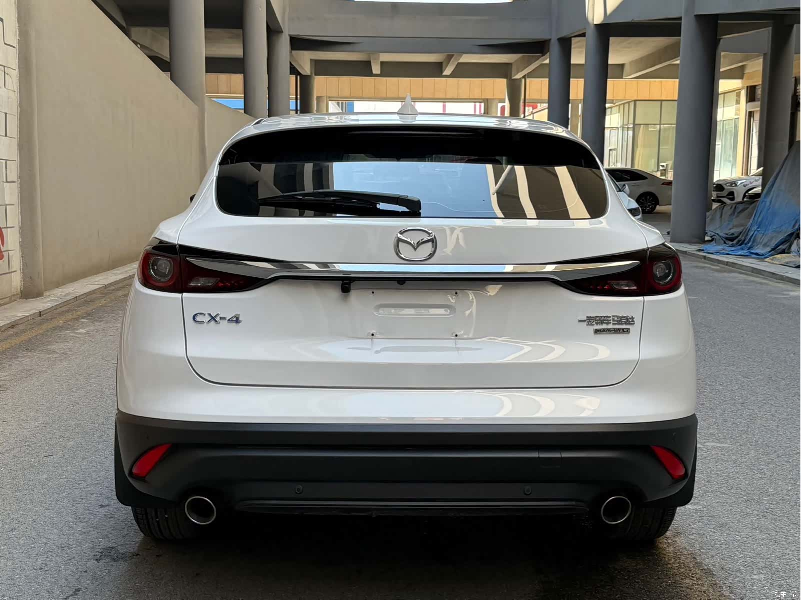 Mazda CX-4, 2023 все фото