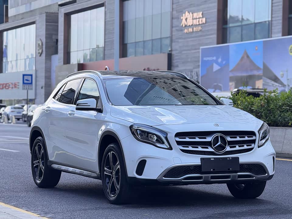 Mercedes-Benz GLA