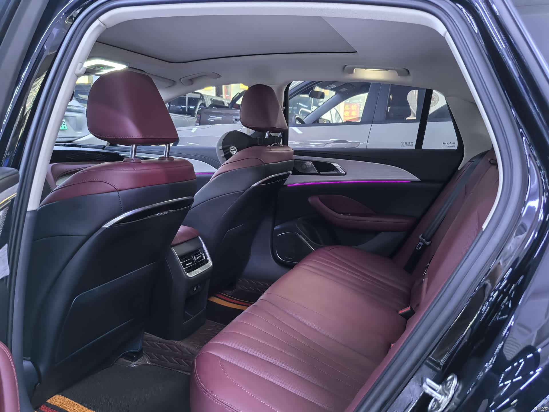 Hongqi H5, 2025 9