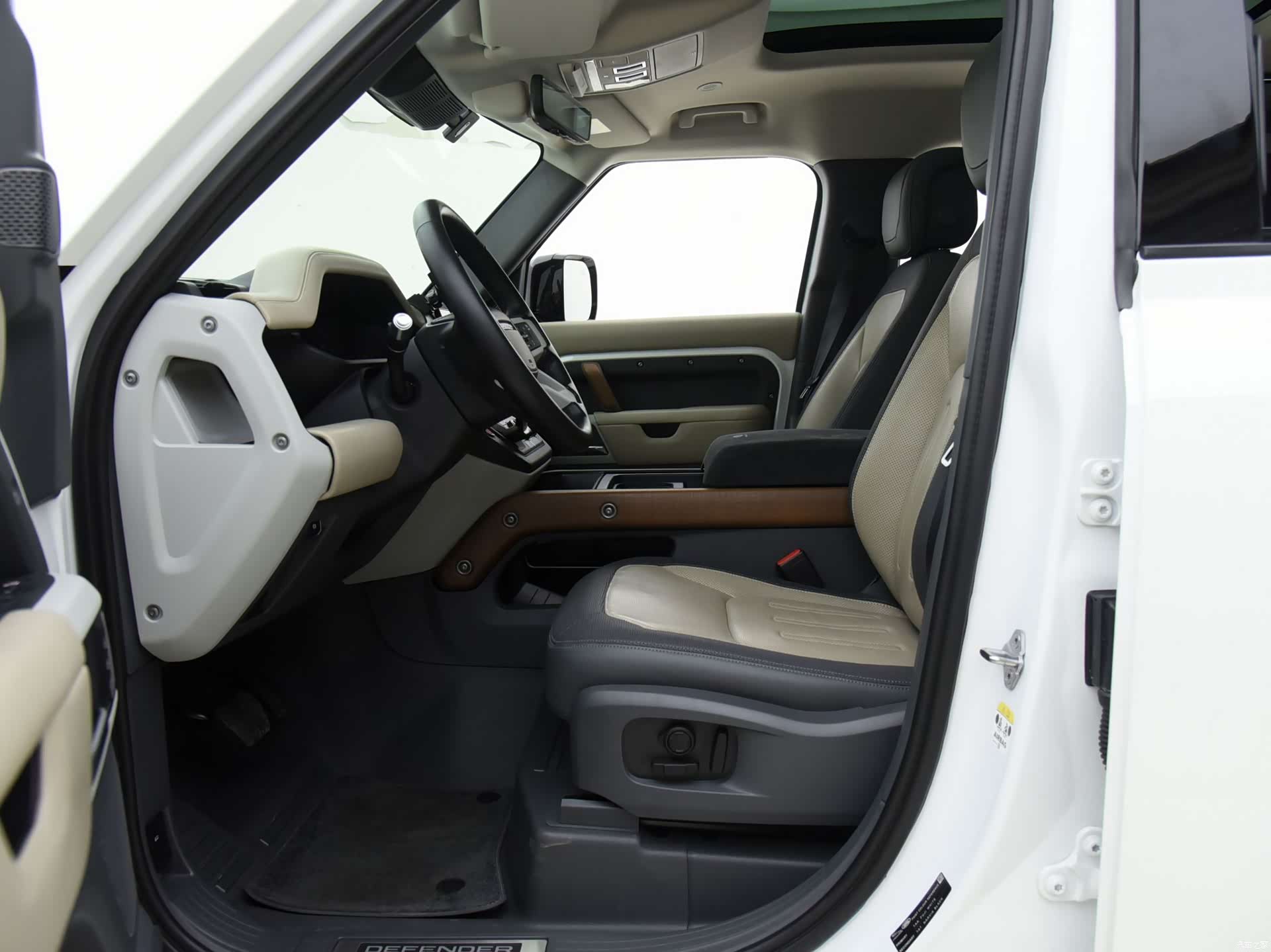 Land Rover Defender, 2021 37