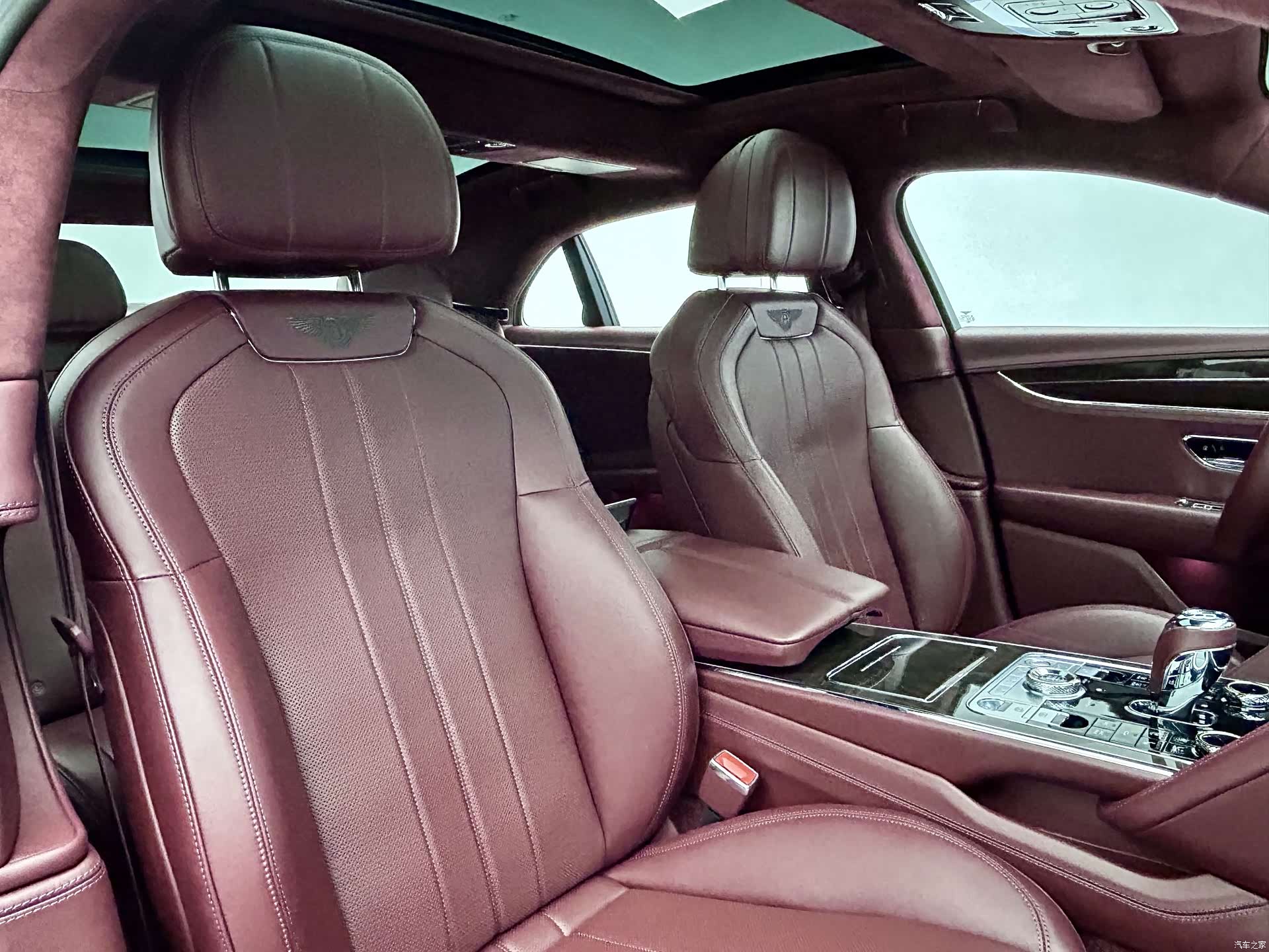 Bentley Flying Spur, 2022 8