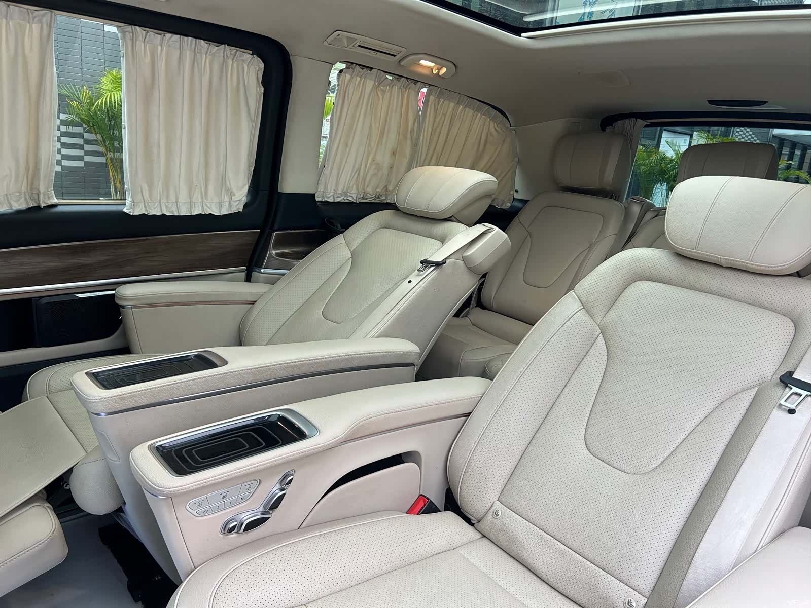 Mercedes-Benz V-Class, 2022 7